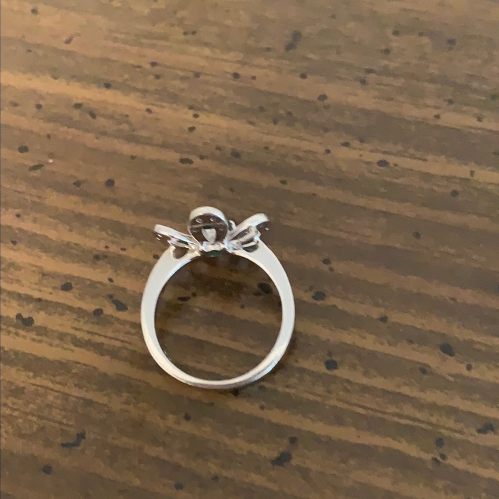 🍀 Belk Sterling Silver/Simulated Emerald Ring Size 6 🍀 - Picture 3 of 12